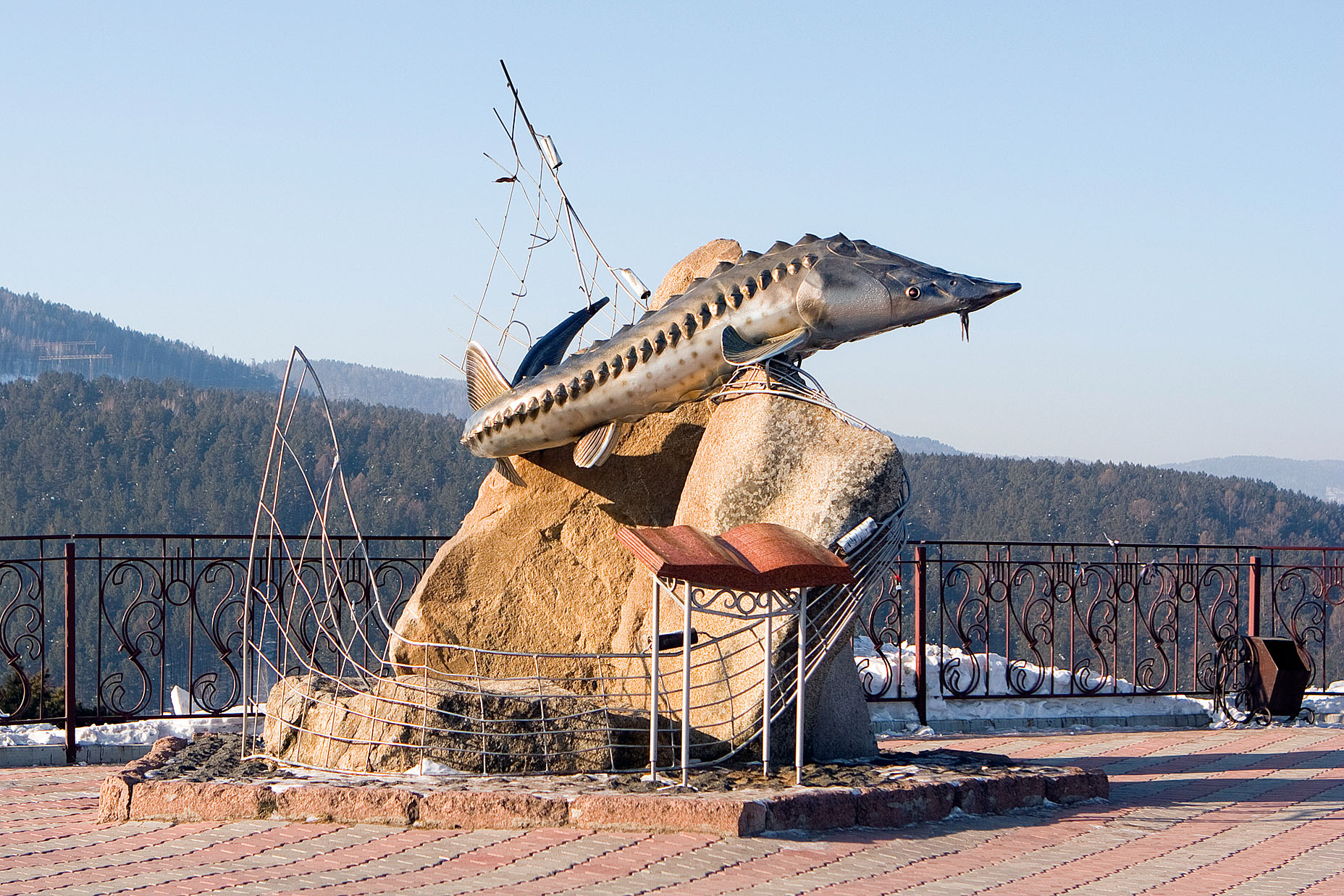 Царь рыба. Царь рыба Дивногорск. Виктор Астафьев памятник царь рыба. Царь-рыба Красноярск. Красноярск царь рыба Дивногорск.